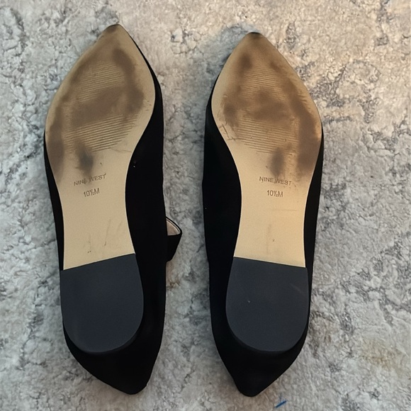 Nine West Aimee  Sz 10 1/2 pointed Mary-Jane Flats Black suede side buckle shoes - Picture 8 of 12